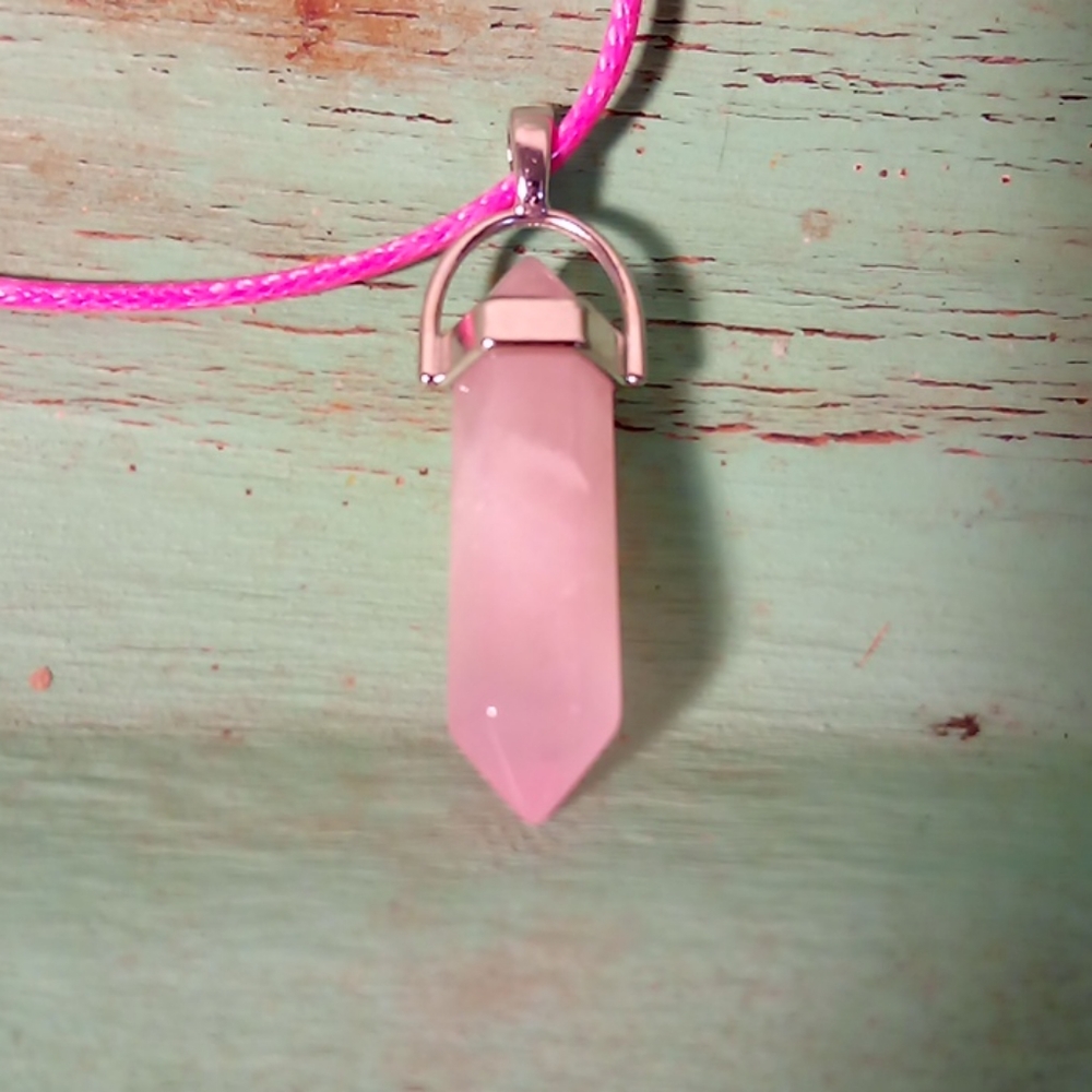 Hexagonal healing crystals necklaces - Picture 4 of 11